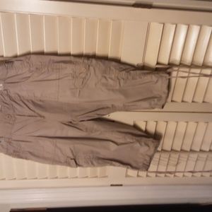 Capri with tie on each leg 20W